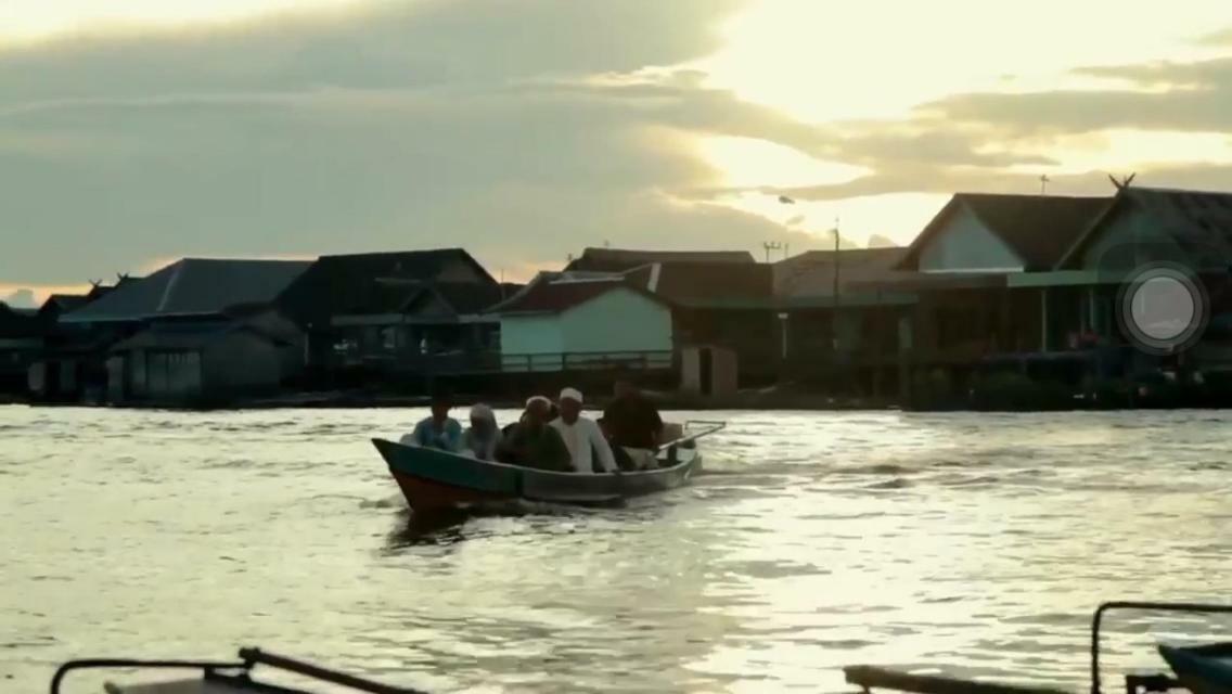 Orangutan Shaka Houseboat With Cabin Pangkalanbuun Exterior foto
